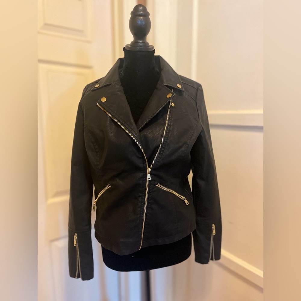 Baccini Faux Leather Jacket size Small NWOT